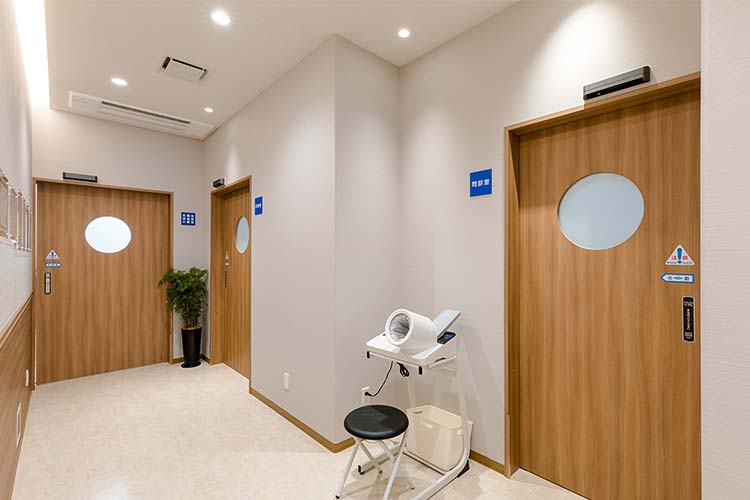診察室・問診室前